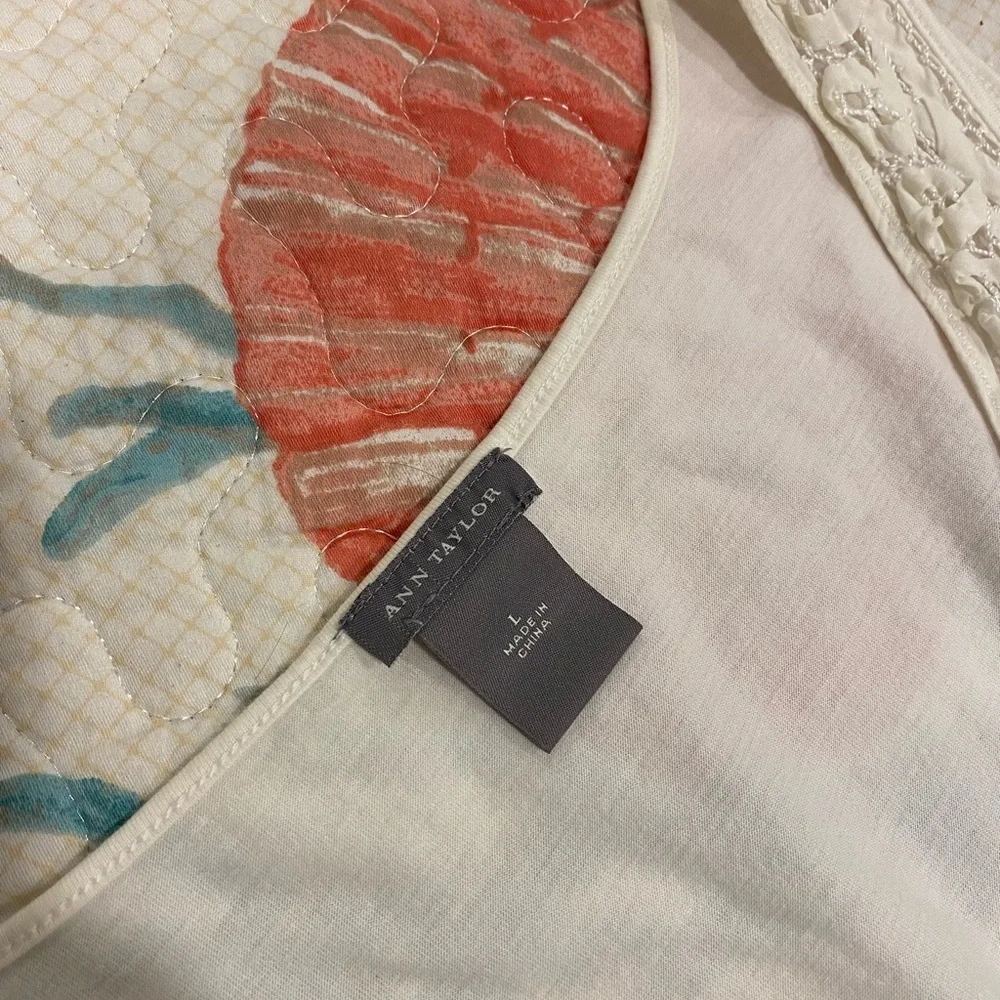 Ann Taylor Sleeveless Top with Lace Detail ~ Large - Picture 3 of 6
